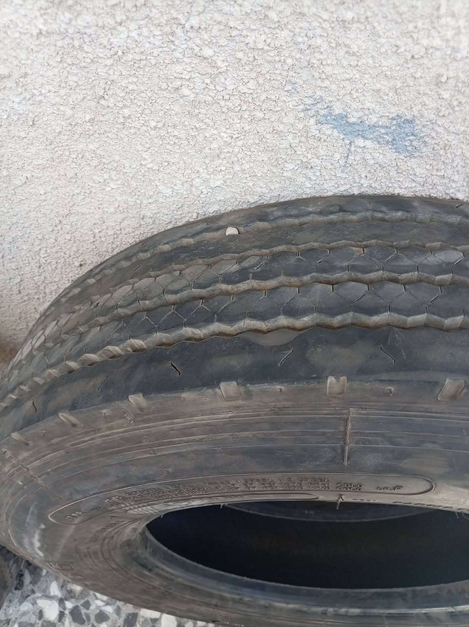 سلام عليكم زوج تاير كيا فحل انتاج 25 مستخدم اقل الشهر نوع تايلندي قياس 16/650 امامي السعر 170 ***********
