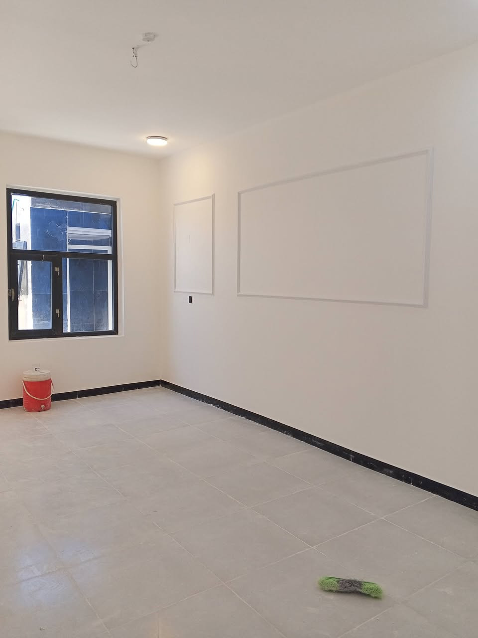 بيت زراعي بناء حديث  في السماوه. للمراوس بيت بكربله  تفاصيل البناء غرفتين مع براني هول  مطبخ طارمه مساحت البيت 150متر. عنوانه السماوه نزله علي ظاهر ***********
