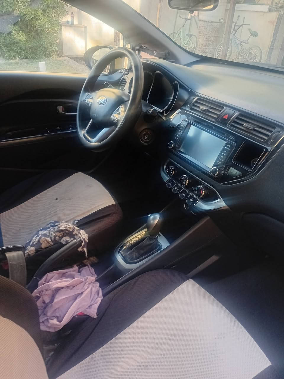 كيا ريو 2013 محرك جيتي السعر 76 مكاني شرطة الخامسة رقم ***********
