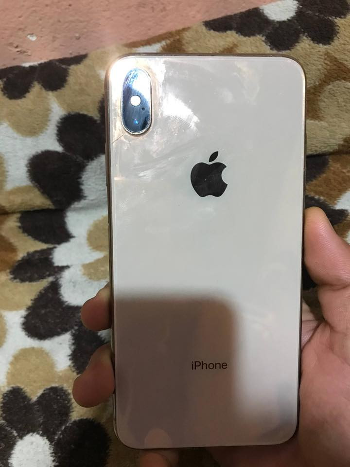 السلام عليكم ايفون Xs Maxذاكره256بطاريه77جهاز كفاله ممستبدل بي شي ولا داخل صيانه فقط بي فطر يم كامره بضهر وممأثر لا ع كامره ولا غيره كلشي شغال بي اتصال فيس ايدي كامرات جهاز يخبل 
مراوس بايفون من ال١١وانت صاعد حته وذا اكو ١١برو ماكس مبدل بي شي عادي وجهاز كفاله وين متريد افحص واتساب موجود ***********
