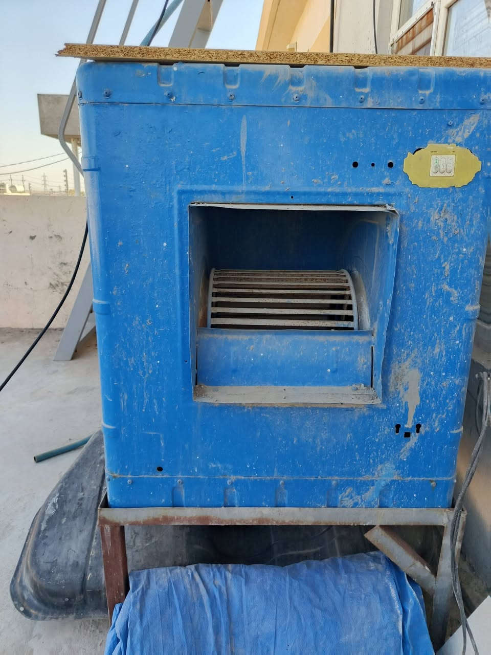 مبردة للبيع السعر ٧٥ الف شغال ماطور جديد قايش اصلي واتر بم كبير الاتصال ***********
