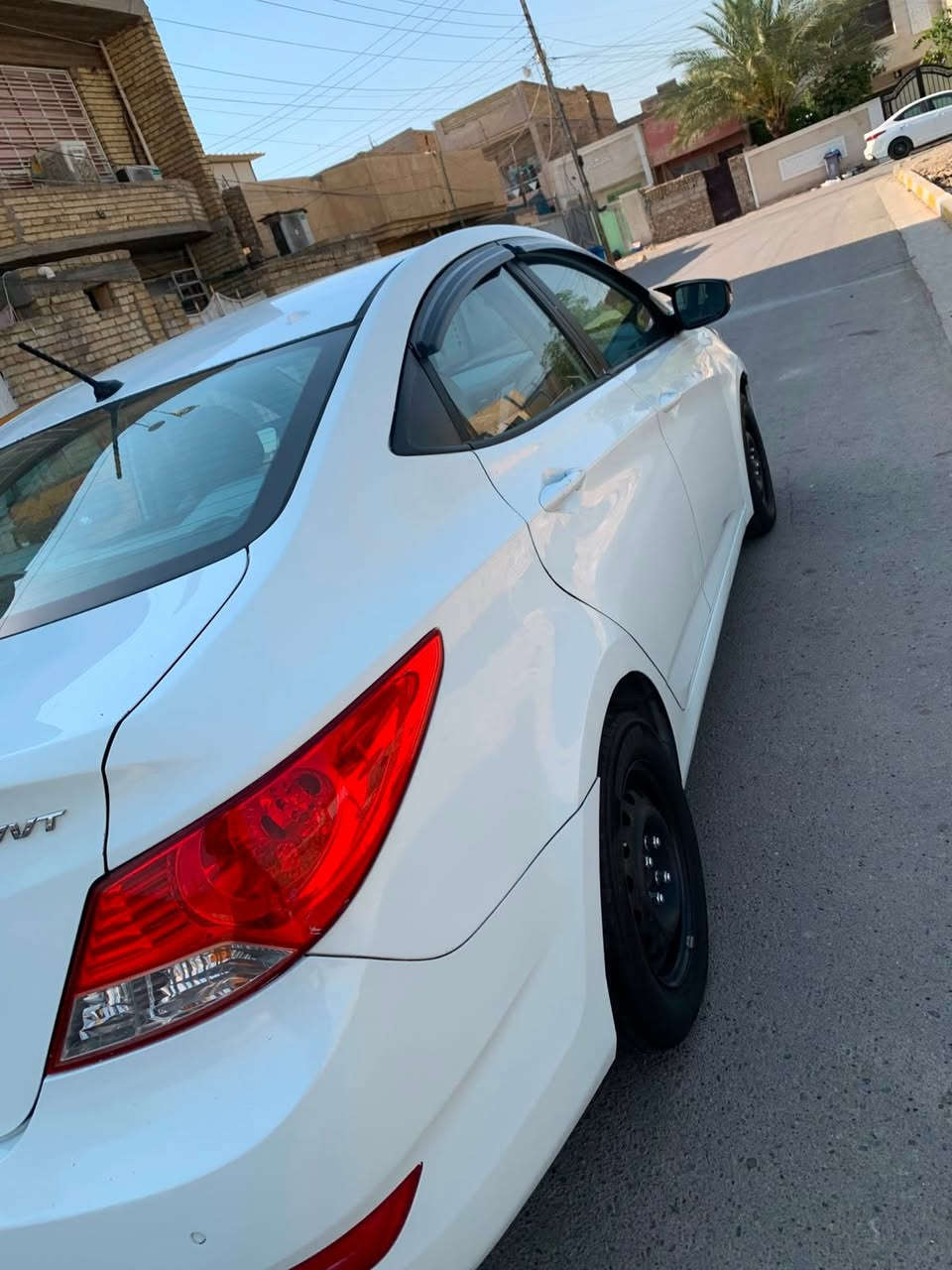 اكسنت خليجي موديل ٢٠١٦ باسمي هزة جديدة سنوية ماساقطة حتى كتلوك الشركة بيها ماشية ١٧٩ حقيقي جاهزة من كلشي مينصرف عليها كلشي وعليها ادامة كاملة 
المواصفات معروفة فول عدا الفتحة 
بيه قطع صبغ اثر طخات بدون دواخل ابيع حزام بكاني بغداد الحسينية السعر. 85وبيه مجال اني مكلفين نشر         ***********
