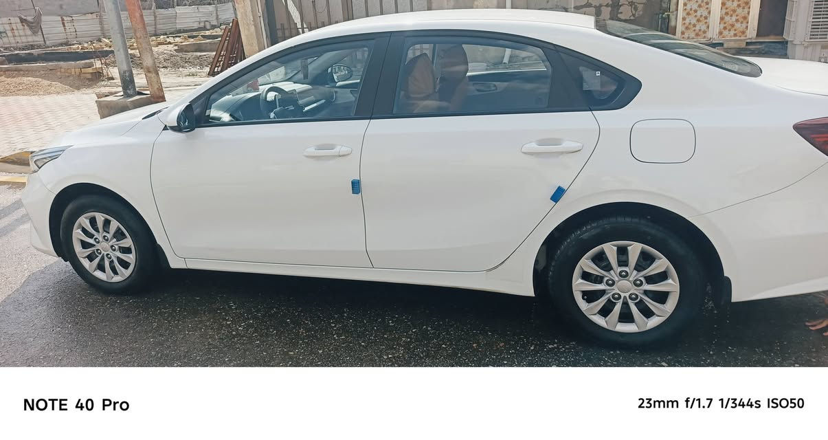 السلام عليكم سيراتو خليجي مكفوله كفاله عامه  السعر ١٨٥ مكان السيارة صويرة الاستفسار ***********
