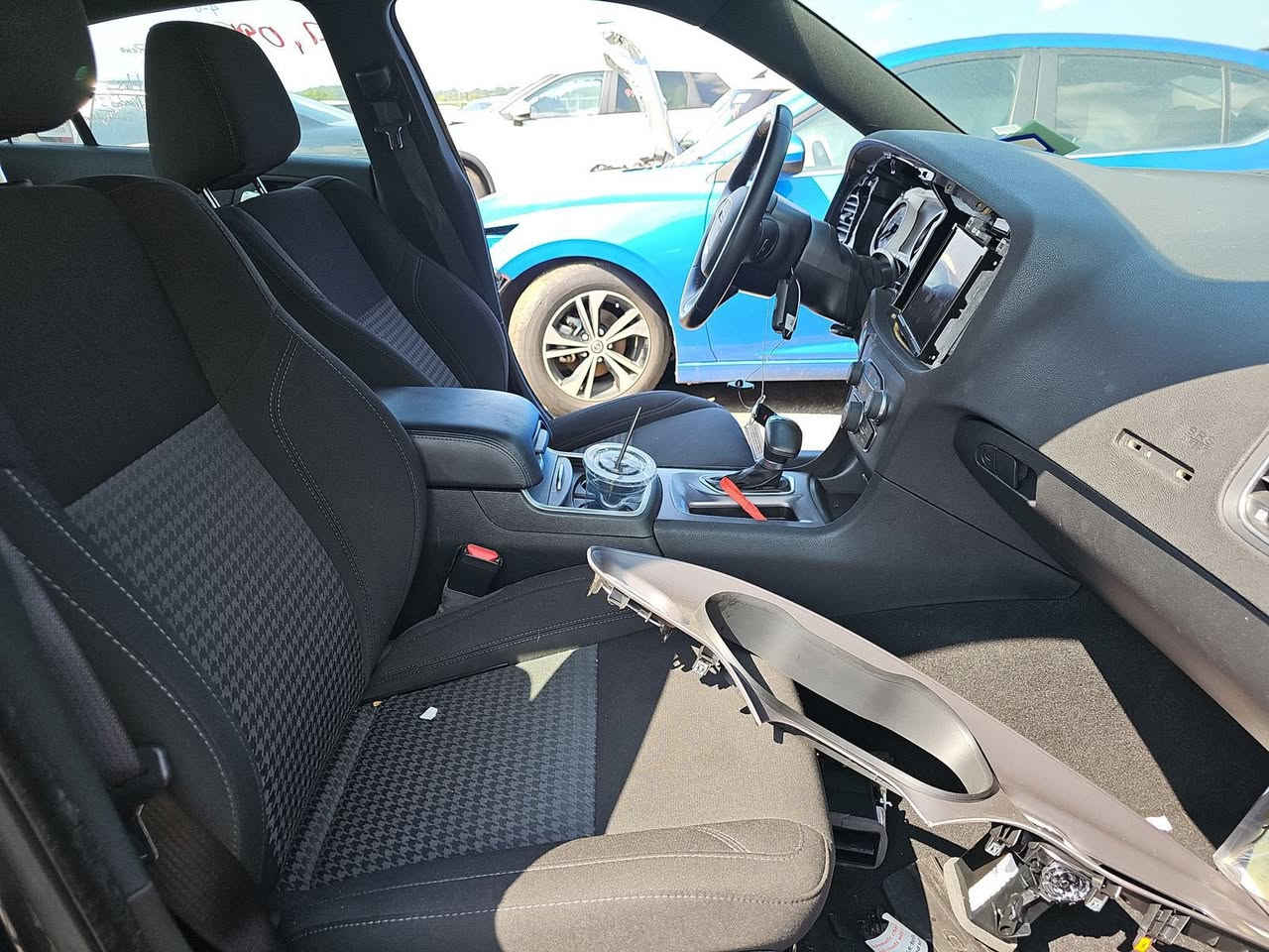 السلام عليكم شباب اليدور نظيف ومرتب وحادث خفيف
جارجر sxt وارد امريكي موديل ٢٣ النداء الاخير lastcallحادث موضح بلصور قبق الصندوق فقط مبدل نفس اللون بدون صبغ والباب نفسه راجع البلادي مالهة ممبدل بدون ايرباك السياره مواصفاته

كشنات حظن كهرباء فول

مرأه تعتيم وسطيه

حساسات خلفيه

شاشه كبيره كاربلي

بصمه دخول ذكي

دتشغيل عن بعد

صدر كلش جديد 

طستهة تخبل

ولاكلوب مشتغل بلدشبول 

السياره كلش نظيفه وكشرهة نظيف

مكانهة بغداد ***********  

تحويل ثاني يوم

السعر 228وبيهة مجال بسيط
