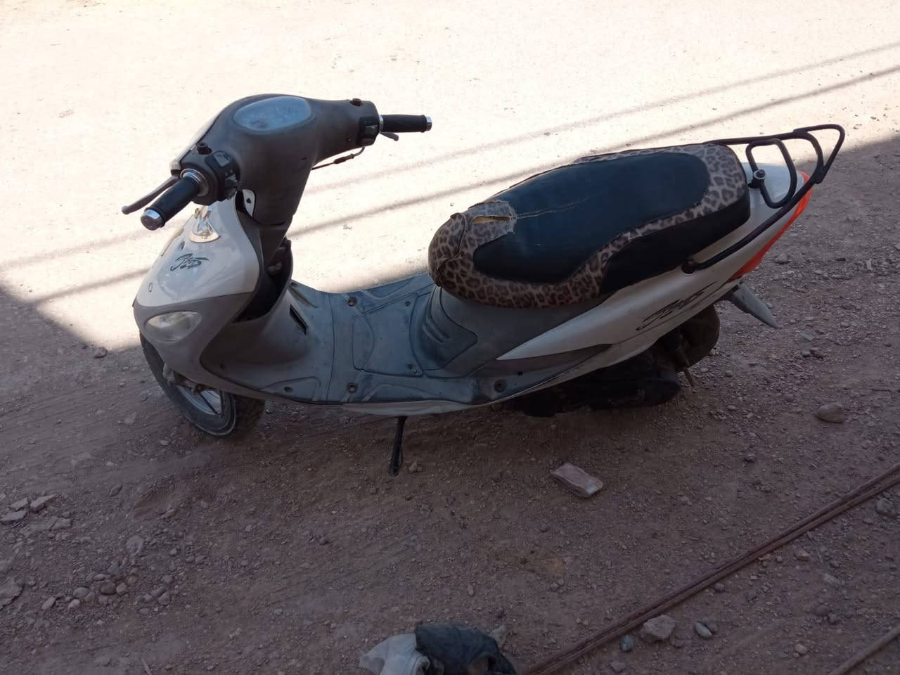 للبيع مكس منغولي سلف نهدر كله شغال 
شلع معدل فول مكان حله شارع ٨٠
السعر ٣٠٠
بيه مجال تصل ***********

