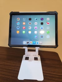 آيباد برو ١١ • ١٢٨ • البطارية ٩٣