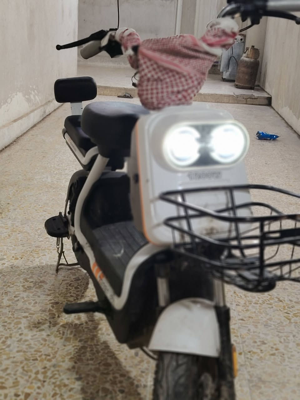 5بطاريات 
                                                                      1200w
سرعه 60حقيقيه
جديد ضمان سنه 
مكاني لايمن


**إذا كنت صاحب هذا الإعلان وتريد حذفه لأي سبب، رجاءا أرسل رسالة إلى الدعم الفني**