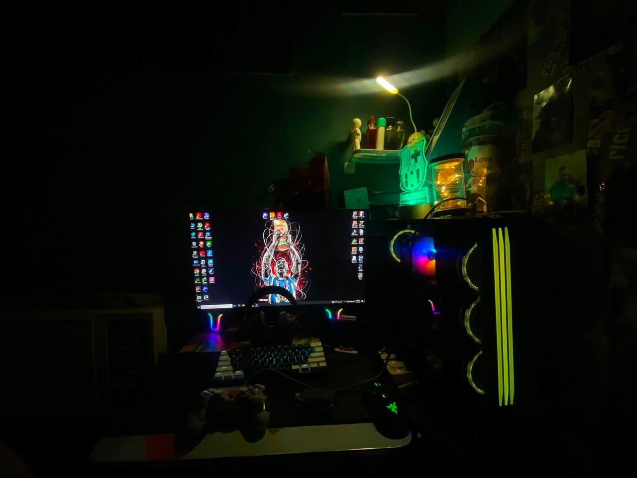 تجميعه للبيع كامله ما ابيع قطع
السعر مليون ١٥٠ الف
Gpu 3060 12gb

Cpu i5 114000f

Mp b560m pro

Ram DDR4 32 16*2 3200 samsung

Hard 512m.2 ssd   الثاني ssd1t

Cpu coller c4000  دبل مروحة 

Pus 650w

Montera 185hz 0.5m 

ماوس من رايزر 

كيبورد ميكانيكي rgb

سماعات كيمنك  captain 570

مضخم صوت سماعات خارجية

كل هذه الاشياء تاخذهة كامله تشد وتلعب

بغداد مدينه صدر قطاع 9 

توصيل ماكو

تواصل ***********
