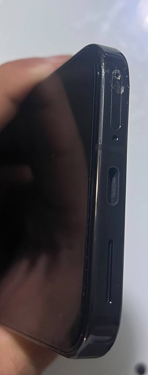 Pixel 9 pro xl === 256 Gb ✓ 
بكسل 9 برو اكس ال ذاكرة 256 

بي طبع خفيف موضح بالصورة مماثر علاستخدام نهائي 
وبي التري مال سيمكارت معووج اثر وكعة لازم لو تبدله تري لو تخلي سيمكارت الكتروني يعني مو ضرر شرعي  مماثر علاستخدام 
الجهاز  معروف مواصفاته 
بطاريته كلش كلش نضيفة وقوية صحتها 99%
الجهاز ممفتوح ولا مصلح 
جاي يبيعو ب 850 
اني ابيعة 585 
مكاني بغداد


**إذا كنت صاحب هذا الإعلان وتريد حذفه لأي سبب، رجاءا أرسل رسالة إلى الدعم الفني**