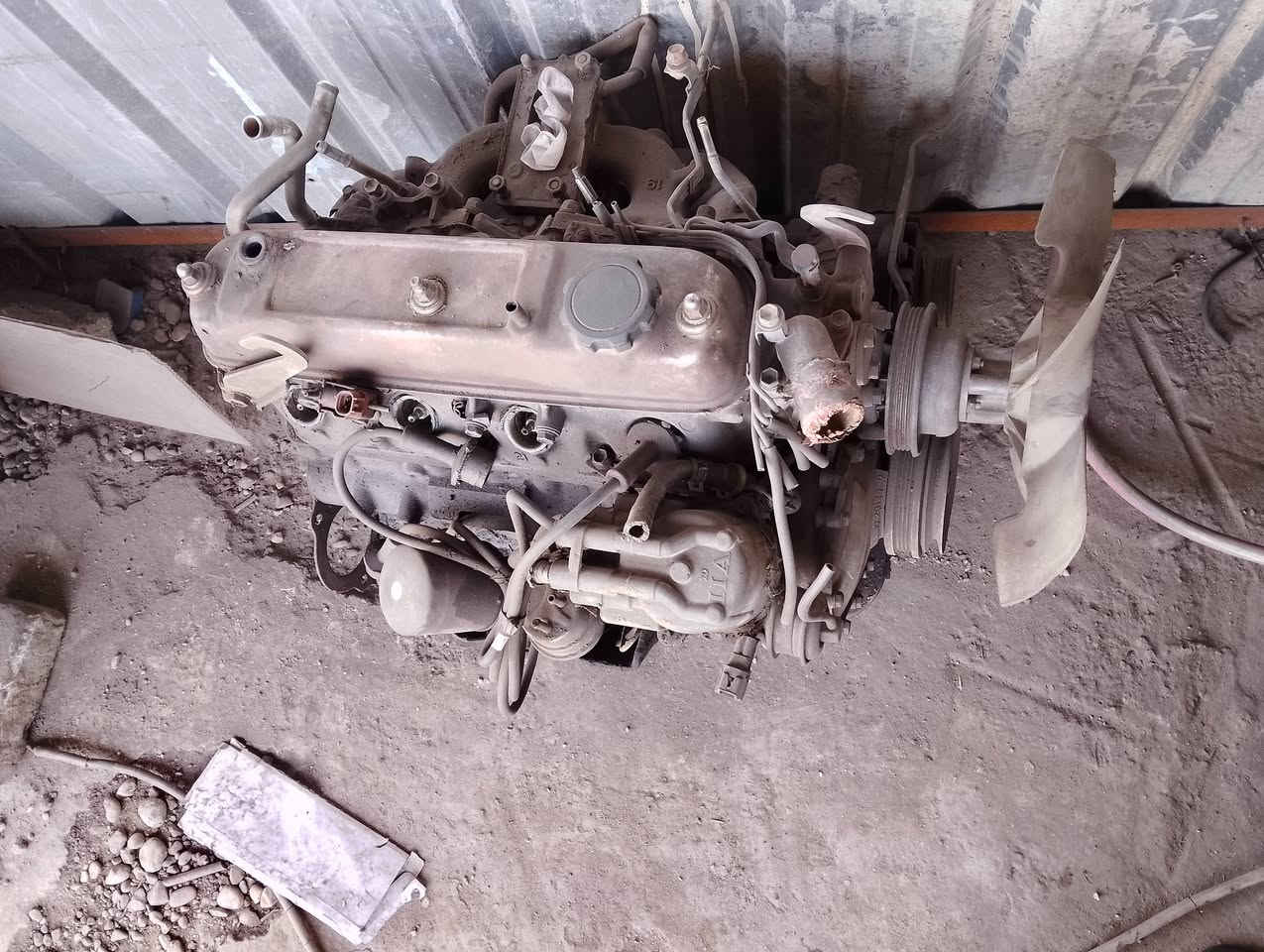 سلام عليكم اخون عندي محرك تيوتا بيها كاسكيت لبيع كامل مع تفرعات مكان كركوك ***********
