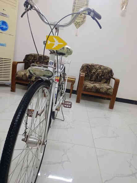 سلام عليكم بايسكل للبيع جديد بمعنى الكلمه موديل 2021 حجم 27 الله شاهد البايسكل كلش نضيف موضح بل صور ولسعر (125)وبي مجال للطيبين مكان بغداد ابو غريب رقم (***********)
