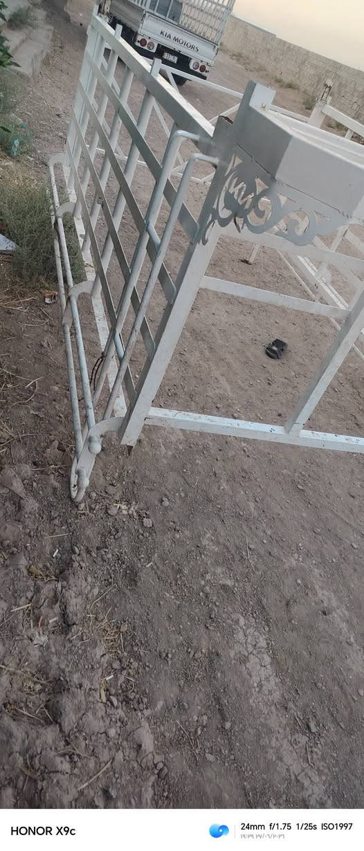 محجر للبيع مال كيه نثيه مكان بغداد قرب بسمايه سعر 375.   *********** محجر جديد
