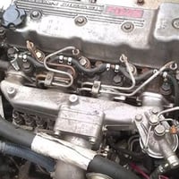 يوجد سلندر نيسان FD46 سعر 4 ورقات 07808237726 محرك 4سلندر