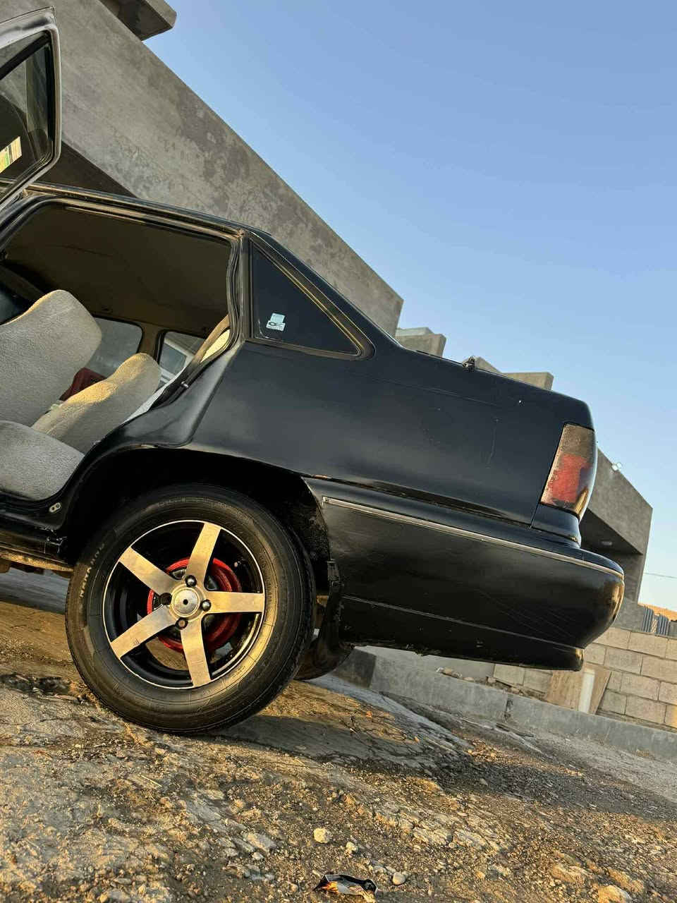 سلاوی خوایگەورەتان لیبیت هاوریان
دایو سیلو مودیل1996 مەگینەی 16بەغ گیرعادی ئارم پلاستیکی سلیمانی بەشەرتی ئارموئەولیات موسوبراوە دەعمۆلیدراوی نیە گیرومەگینەی بەشەرت ئارمەکەی لە2019بەسەرچوە سیارەکە زۆر ریکوپیکە بانزین کەم ئەخوات گورینەوە ئەکەم بەشتیک بەدلم بیت سعری15گەلاو مەعامەلە برایانەی تیایە***********
