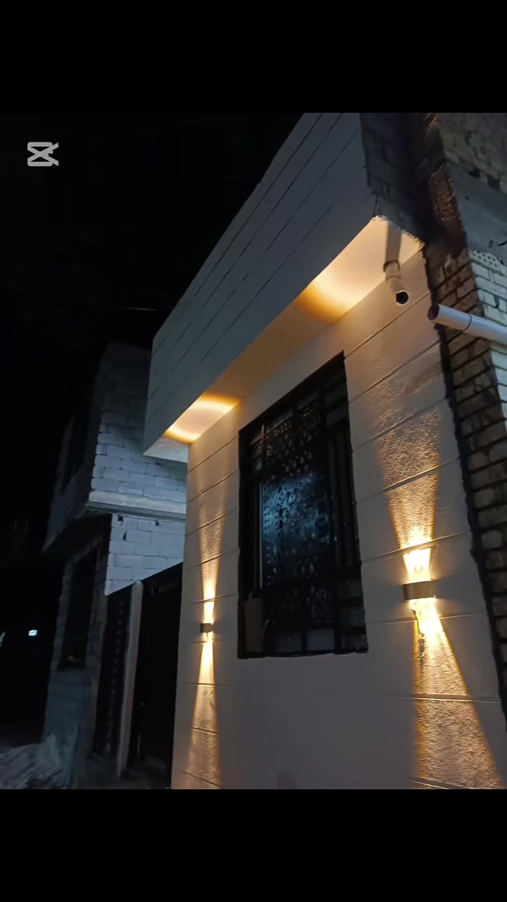 بيت 50 م طابق واحد استقبال وغرفه وصحيات وخلفيه وصاله هي مطبخ هيه مكان كعده الحر السواده شارع مدرسه الحسام الفرع الاول عل يمين 100م عن الشارع عرض الفرع 8م  بيت مرتب مال عائله صغيره منطقه خدميه وهادئه ***********
