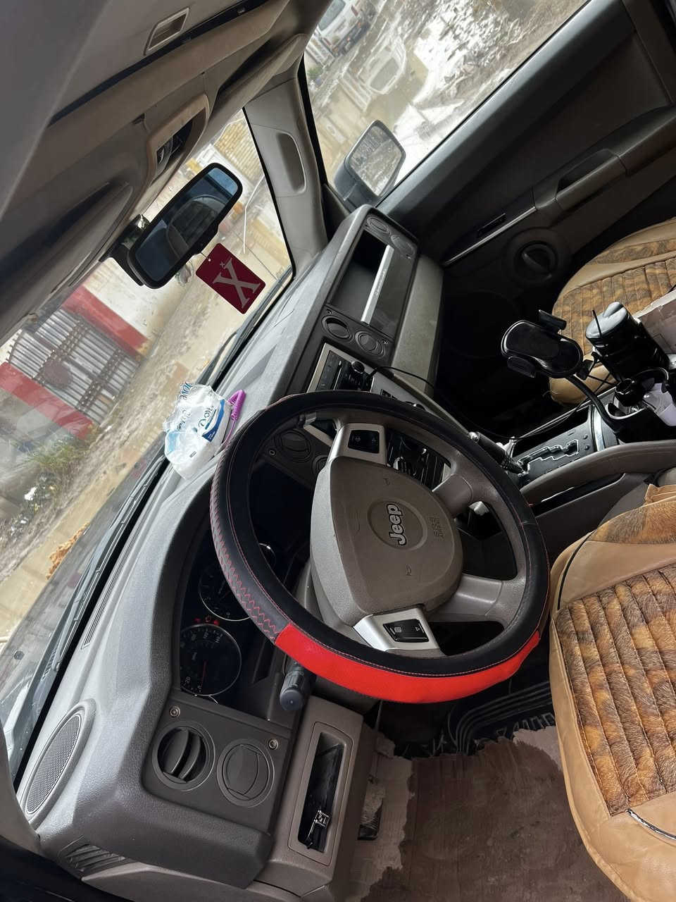 سلام عليكم  

بيع أو مراوس بناصي

جيب كوماندر 2008 فول السياره 3فتحات 7راكب مكينه 3700 6V كير مكينه تبريد غرفه تخم تاير جبلي رقم جديد بسمي قبل سبوع جدد رقم وسنويه مصبوغه حزام اثر شخوط حادثه جاملغ جهت السايق  رقم مميز 

سعر 90 بيهه مجال ***********
