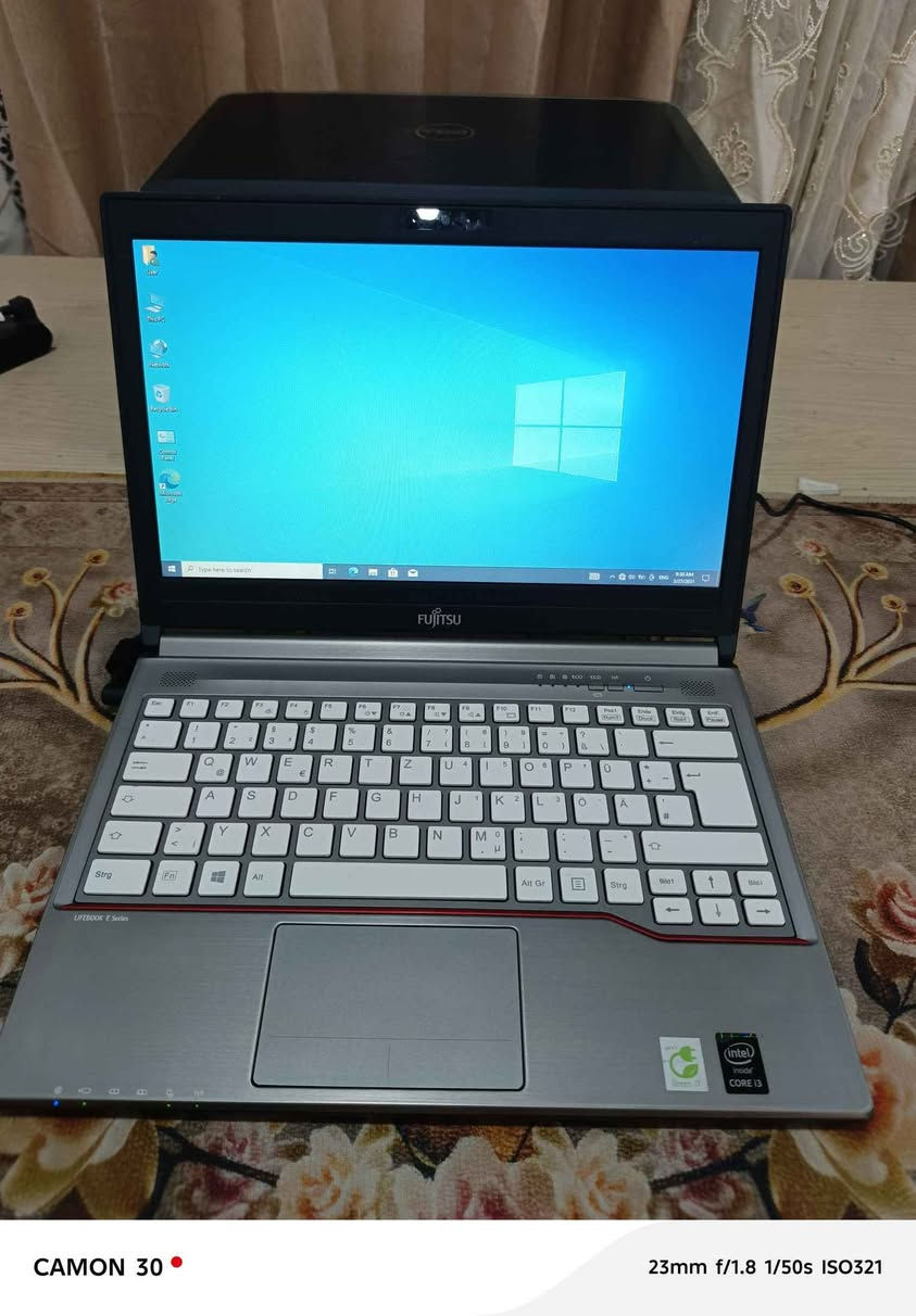 لاب توب ماركة فوجستو حجم ١٣.٣
معالج كوراي ٣ جيل رابع
رام٢ كيكا قابل للتطوير
هارد١٥٠ كيكا قابل للتطوير
واي فاي(سيم كارت) بلوتوث كامرة سماعات كيبورد كلشي شغال وع الفحص 
بطارية هابطة فقط مع شاحن اصلي
للبيع ب ٦٥ الف قفل
متواجد واتساب// 
***********
بغداد//راشدية// منطقة القدس... 
يوجد توصيل للمناطق التالية فقط ٥ الف:
((حسينية -شعب-تقاطع النداء-باب المعظم-علاوي-ساحة عدن-ساحة الموال)) الفارس, صلاح الدين
