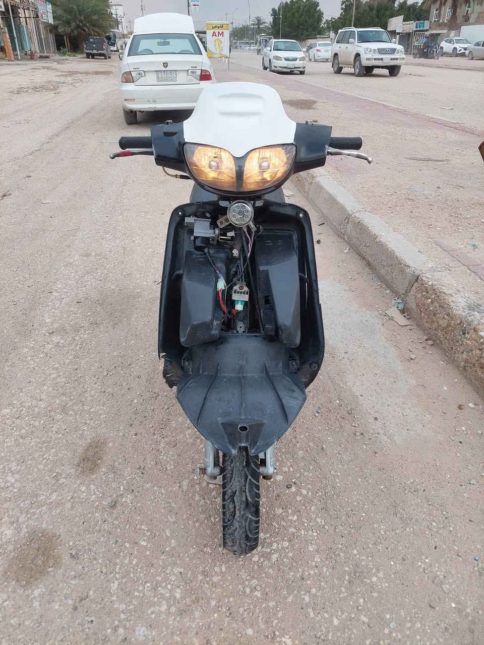 لام عليكم دراجة فراشة لبيع مكينة مفتوحة بس خرسة شلعة معدل فول كهربايات كلة شغال نكرة سلف مكان نجف حي الوفاء سعر 250 بيهة مجال هاذة رقمي *********** واتساب ما متواجد ع فيس
