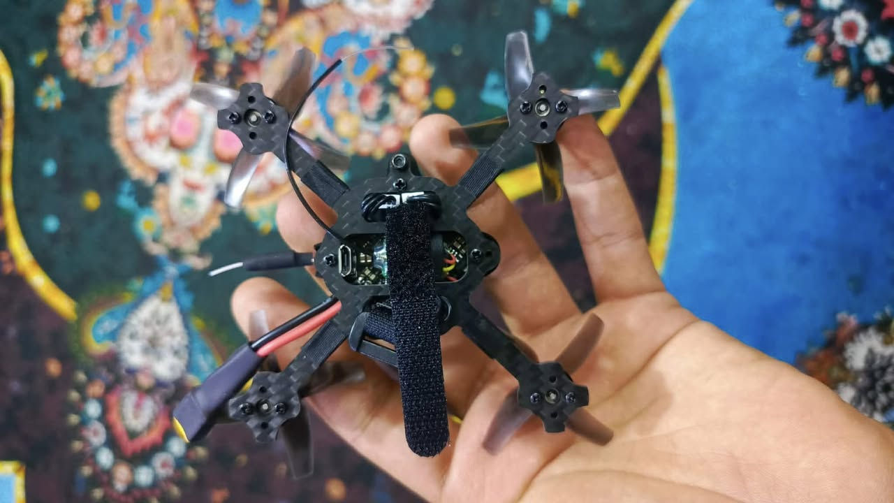 سلام عليكم
🏁 للبيع: طيارة BetaFPV - HX SERIES (جديدة بالباكيت) 🏁
لعشاق الـ FPV والسرعة.. متوفرة طيارة BetaFPV من سلسلة الـ HX SERIES المعروفة بخفتها وقوتها. الطيارة جديدة لوك (New) بختم المصنع وما مفتوحة أبداً.
🔍 مواصفات "الوحش" من سلسلة HX:
• نوع الطيارة: Toothpick Drone (سريعة جداً ومناورتها خرافية).
• الشاصي: مصنوع من الكاربون فايبر (Carbon Fiber) الأصلي، يعني متانة وخفة وزن بنفس الوقت.
• المحركات: Brushless 1103 (مو محركات ألعاب، هاي محركات احترافية).
• الكاميرا: Runcam Nano V2 (صورة واضحة جداً ونقية بنظام الـ FPV).
• القدرة: تدعم بطاريات 2S و 3S (تنطيك دفع وسرعة خيالية).
• نظام الإرسال: Frsky LBT. 
سعرها 125 قفل


**إذا كنت صاحب هذا الإعلان وتريد حذفه لأي سبب، رجاءا أرسل رسالة إلى الدعم الفني**