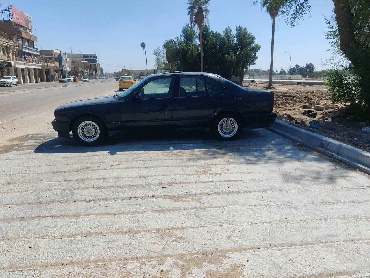السلام عليكم
Bmw 1993 525 مفتوح گير عادي 

فتحة سقف 4 جام كهرباء كشن كهرباء 

بيهة نقوصات المكينة تخربط احتمال ايرفلو وتحتاج ادامة عامة وترتيب كهرباءيات بسيط خابرني وتدلل 

السعر 33 

مكاني ميسان 

رقم بغداد راعيهة بلحلة بس راح من عندي رقمة وماادل مكانة بلضبط السيارة مكفولة من اي شي غير قانوني سنوية منتهية ب2025
***********
