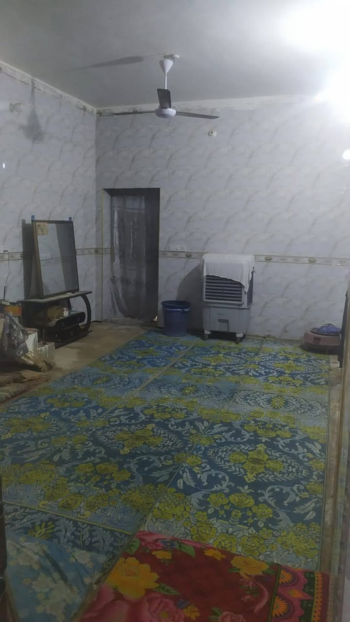 بيت رهن 100متر قيمة الرهن 11مليون غرفة نوم وصاله ومطبخ واستقبال قرب جامع ام البنين عليها السلام مدة الرهن سنة قابل للتفاوض للاتصال*********** مكتب بركات الحسين عليه السلام
