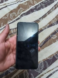 واي ٩s كلشي مابي بس لفطر الي بل ضهر لسعر حيل رخيص مستعجل عله بيعه 0783...