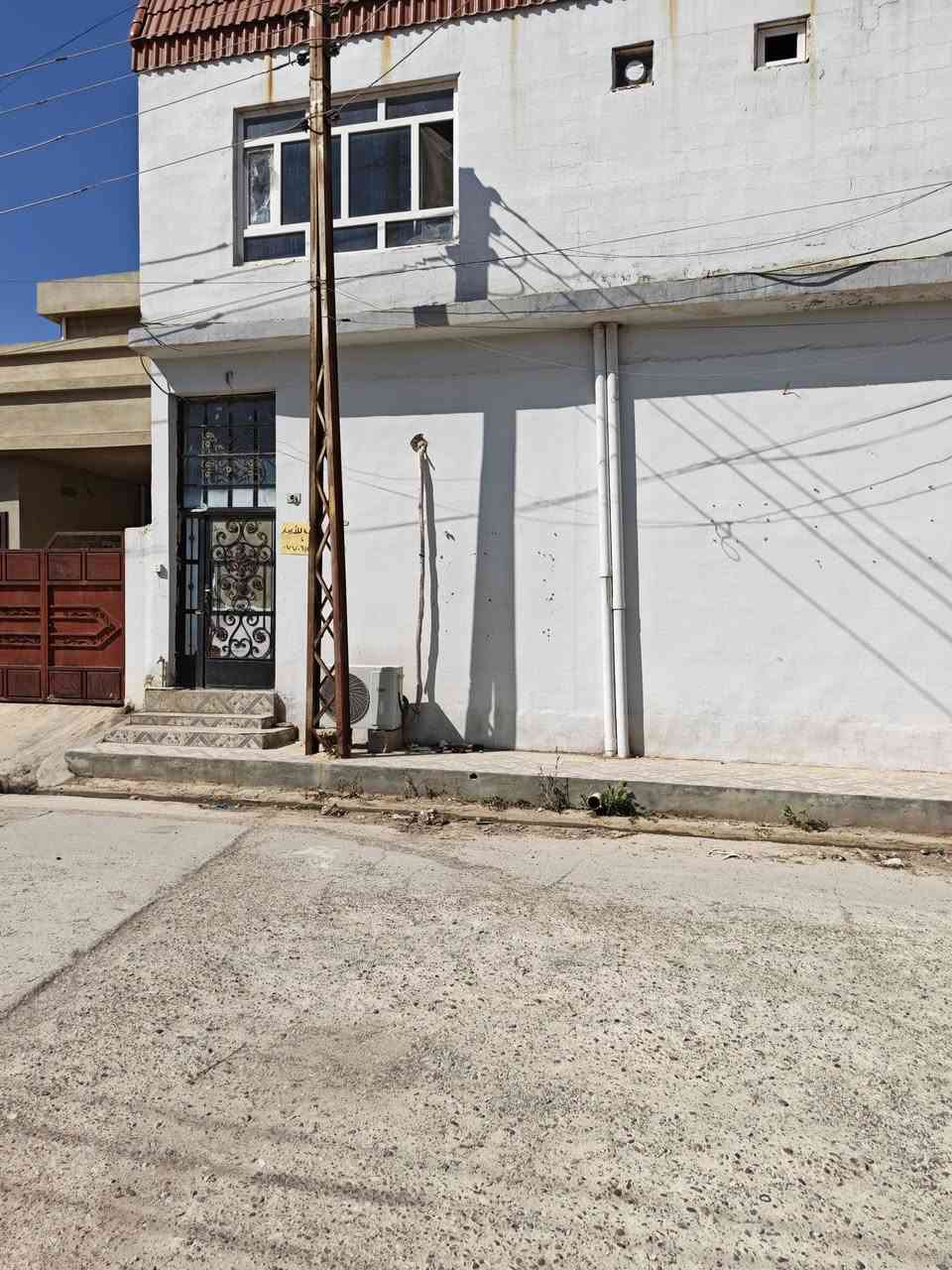 عمارة ركن طابو ملك صرف بأسم شخص واحد سعر مناسب 
شقه + 3محلات فول كاشي بناء مرتب العنوان كركوك قادسية الثانيه قرب محطة طاهر للأستفسار مراجعة مكتب نور الكبير التجاري ***********
