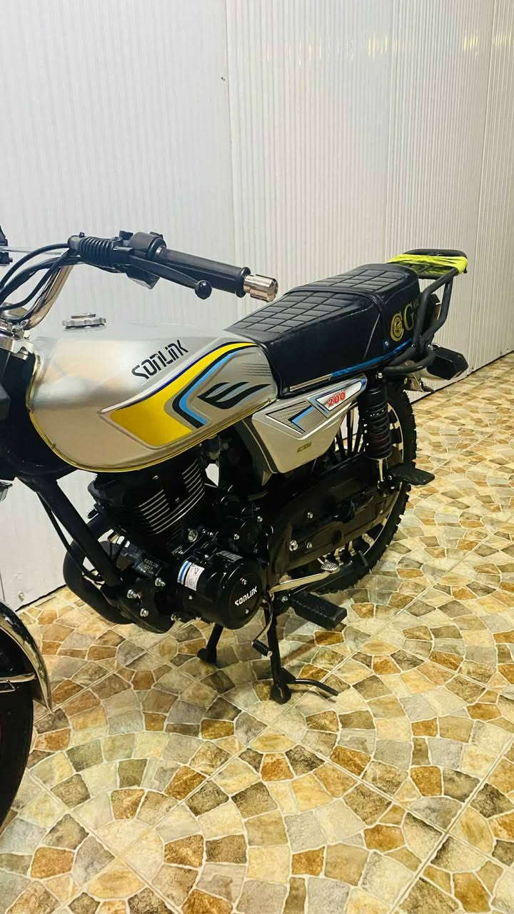 السلام عليكم دراجة سونك للبيع 25 اوراق اسكنر ماشية 2000 *********** 850 اوبيهةمجال بصيط
