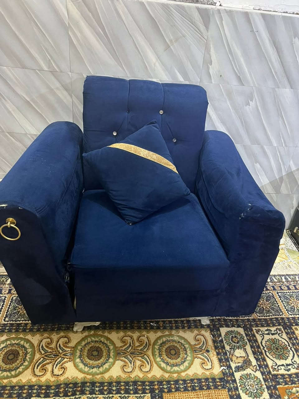 سلام عليكم تخم للبيع لون تركوازي
تخم النضافه 90‎%‎ عدد المقاعد 7 المقاعد طبية 
العنوان  بغداد الطوبجي
للاستفسار ***********
السعر 150 وبي مجال
