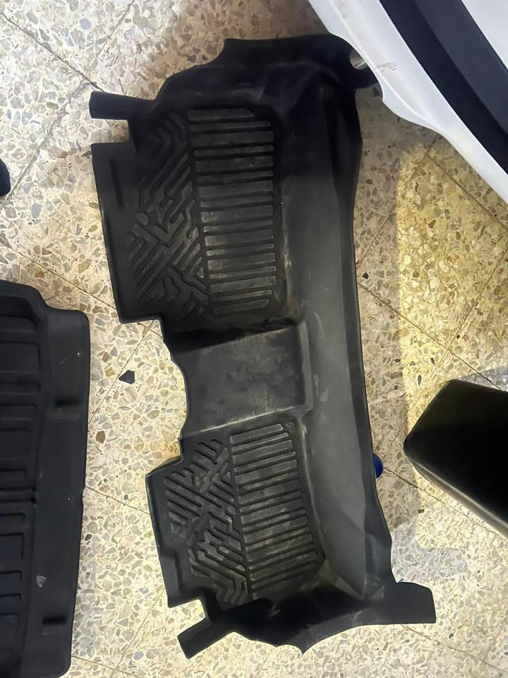 سلام عليكم ارضيات حوضية تصعد عل دوسة وياهن صندوك اصليات سعرهن قفل ٦٠ شتريتهن ب٩٥ الف بعدهن جدد *********** توصيل عندي ليريد
