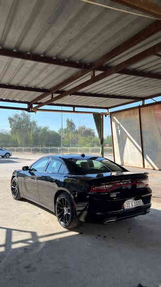 سلام عليكم دوج جارجر موديل 2023 كلين  سياره جديده. ماشيه ١٣ كيلو.  سعر 275   ستفسار عله رقم. ***********
