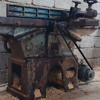 مكينه نجاره  رنده نوع انكليزي تريفيز عنوان تاجي مقابل لمعسكر  سعر  ٩٠٠...