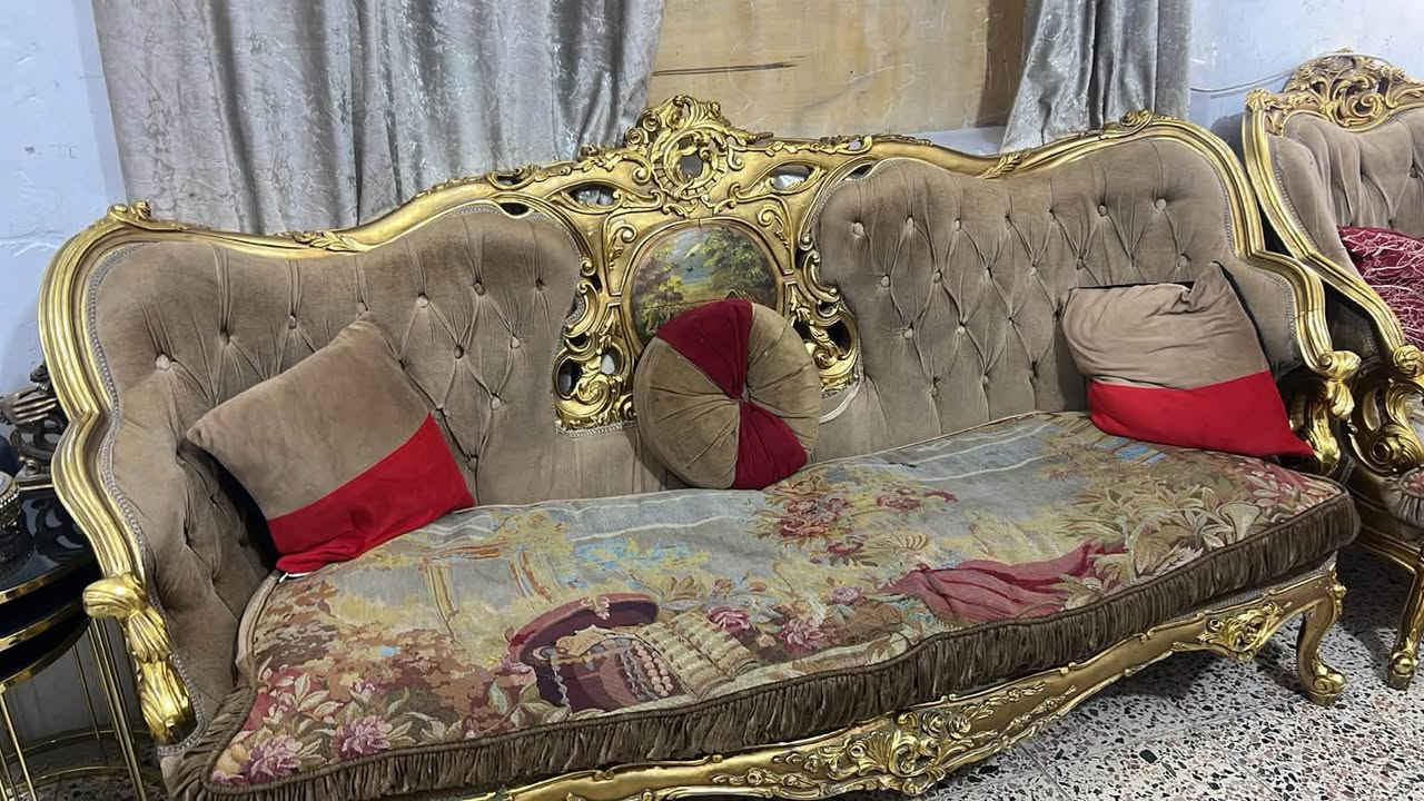 قنفات ٢كبار و٤صغار مع طبلة وسطية خشب زان مصري السعر مناسب العنوان بغداد الشعب قرب سوق ٤٠٠٠الي يريدة يراسل عالخاص أو يتصل على هذا الرقم *********** بي واتساب
