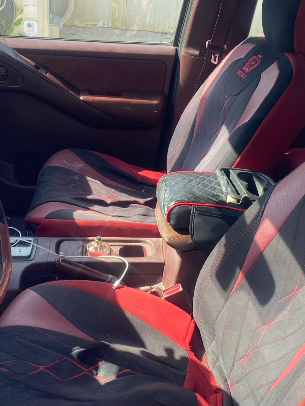 بغداد بلديات مضيفه سياره ميكنه مفتوحه شغل مضبوط وبيها ٢ قطع بارد 