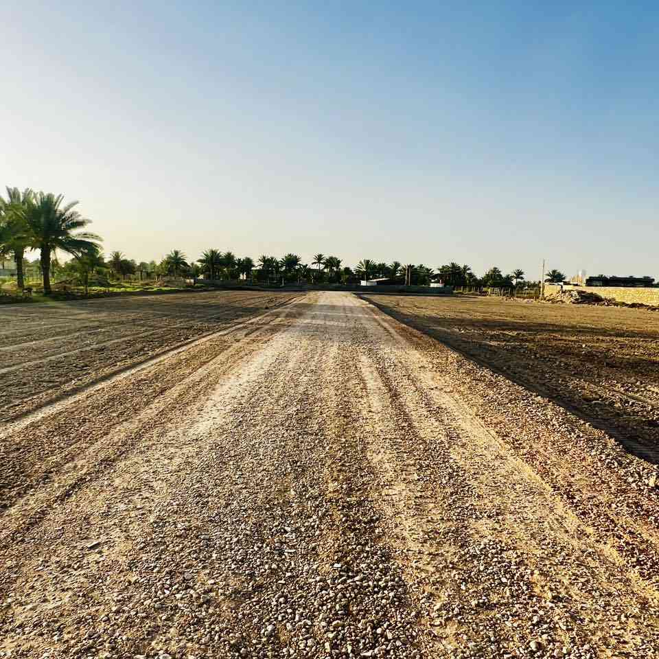 سلام عليكم توجد قطع ارضي 
ودوانم بمسحات مختلفه 
خلف جامعت بابل تبعد عن شارع جامعت بابل 
تقريبا 500 متر 
متوفر فيها كافت الخدمات ماء اساله وماء سقي وكهرباء وتبليط 8 متر ومجورها بيوت ومزارع 
سند 25 تحويل مباشر بسم المشتري 
الاستفسار اكثر الانتصال عله الارقام ***********
*********** 
يوجد واتساب بيهن
