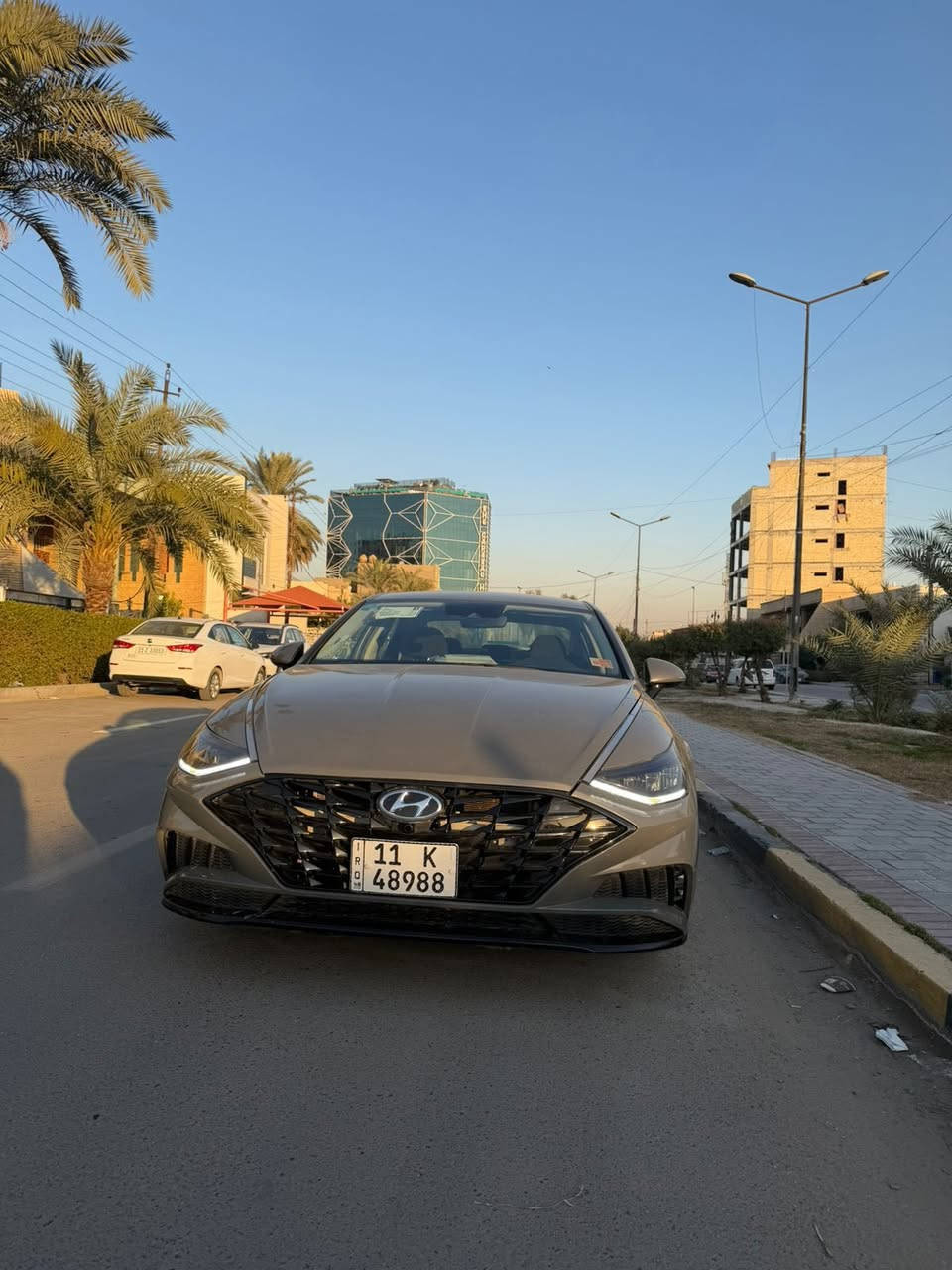 السلام عليكم سوناتا موديل 2023 
رقم بغداد تحويل ثاني يوم بئسمي 
لون سمنتي مكينه 2500 فول بدون 
فتحه جميع صور الحادث مرفقه بالمنشور 
العنوان بغداد ***********
