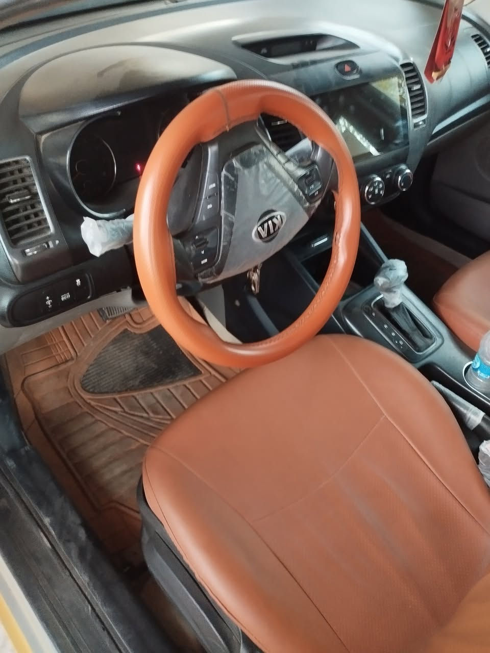 للبيع موديل 2014 بسمي كيا فورتي رقمي بي وات ساب ***********
