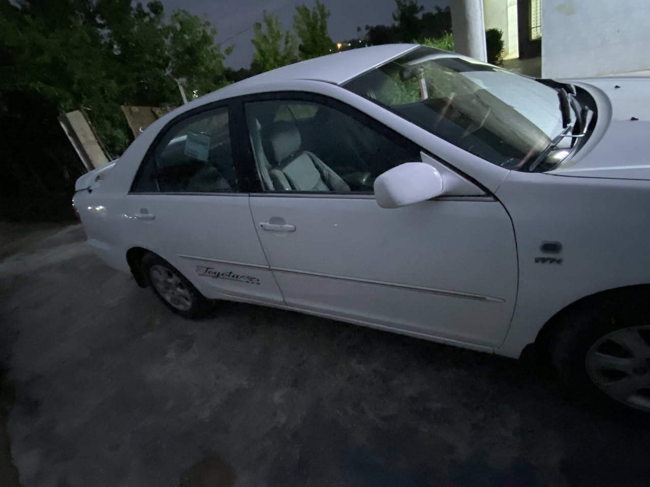 إسلام عليكم كامري  للبيع إلفين 2004 مكفولة من كلشي محرك 2000تبريد شقال ثلج ❄️ تدفئة شقالة تخم تواير  جديد السعر 115 و بيهة مجال حك الجية  المكان صلاح الدين قضاء بلد هاذ الرقم ***********
