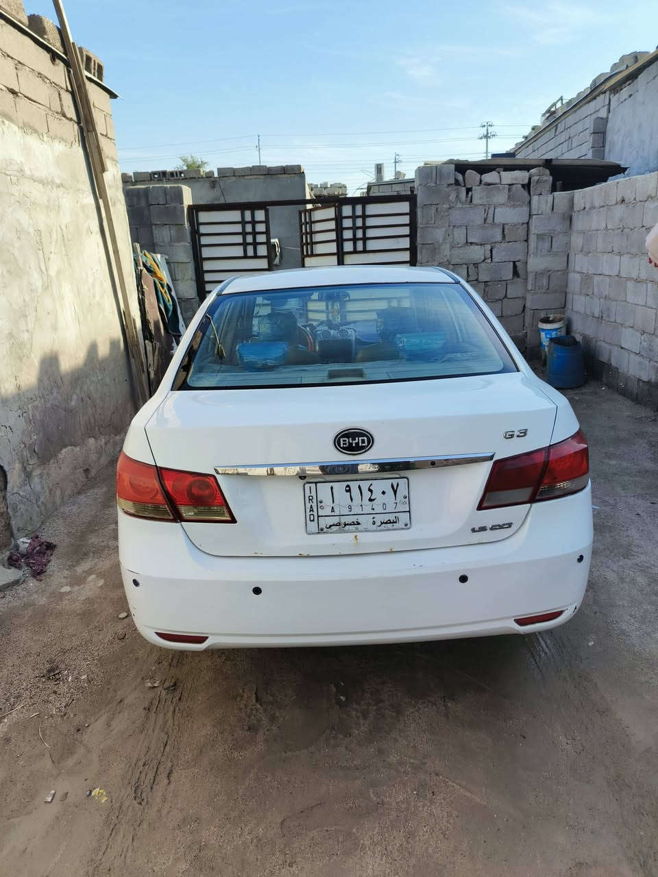 السلام عليكم بي واي دي للبيع موديل 2016 كير ومكينه كارتون تبريد شقال حداديه 90%100 بس لدران شفت تعبان 
سنويه منتهيه 2021 عليه غرامات كلشي يطيح من سعره علمن لسياره براء ذمه ومخلصه حره / السعر 48 وبيه مجال 
العنوان البصره الزبير/ رقم الهاتف ***********
