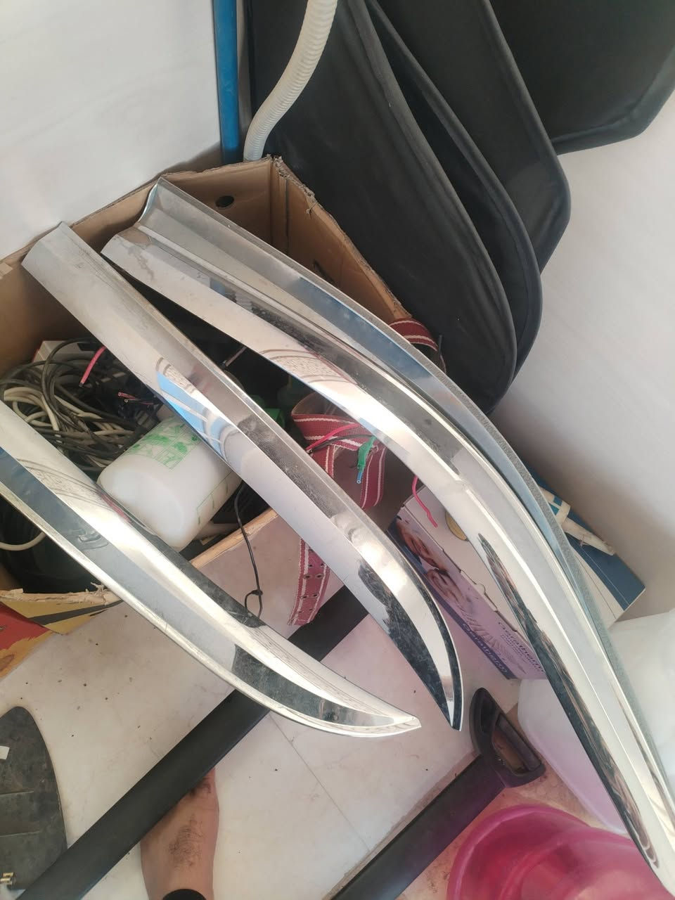 عبارات تاهو مديل 12  نوزلات تخم جهاز إنذار وصافره وشمسيات لبيع كلهن مكاني كربلاء ***********
