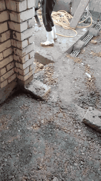 سلام عليكم يوجد كادر خباطه صب ارضيات رباطات دنك بيتونه تدخل سبيس حدل شغل درجه اولى  الاتصال عله رقم او تدلل ***********
