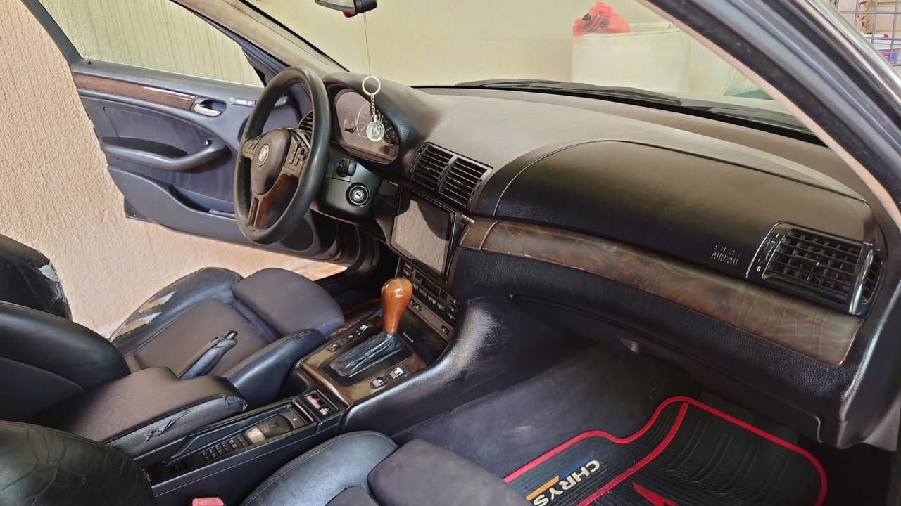 ا‎لسلام عليكم
  
‎للبيع وارد ألمانيا أصلي بلادي

 BMW E46 330d 

 2002 موديل محدثه 2004 
‎رقم اربيل انكليزي  
و تحويل مباشرة و اصولي 
‎ 
المواصفات

محرك ديزل ستة سلندر 2500 توربو 
‎تحكمات ستيرن 
‎مثبت سرعة
مايكرفون و بلوتوث 
   
‎ M جلد اسود تدفئة كشنات
‎مانع انحدار
‎بردة خلفية 
موبايل خلوي 
‎سيدي جنجر 6 اقراص 
‎ جام كهرباء اوتو 
ويل 18 M تو سايز 
‎زراكات لايت 
‎اطارات ميشلين 18 أمريكية أصلي 
‎لايت اوتو
‎شاشة أندرويد 
‎كير اوتو ثلاث وضعيات
‎وباقي المواصفات مال e46 معروفه 

محرك ديزل M57 D  صوته ناعم مثل البانزين بيها ربع باب ورا النفر بارد وسنوية وهزة 23 سيارة كاملة  اقتصادية جدا بالكاز للعلم  و بيها حصة مال منتجات كل يومين 40 لتر  هذا الموديل محركه جدا قوي   
موجودة للبيع 
‎السيارة مسويله ادامه كامله  باتري اصلي جديد شادلها فلاتر جديدة  و طخم فيول بمب  جديد وداينمو جديدة 

السياره نظيفه  بس تحتاج  تخم تاير جديد و بالعافيه على الياخذه السياره معروضه ب 75  ورقة وبيها مجال 
 راسلني عالخاص و تتدلل  مكاني الموصل الأيسر


**إذا كنت صاحب هذا الإعلان وتريد حذفه لأي سبب، رجاءا أرسل رسالة إلى الدعم الفني**