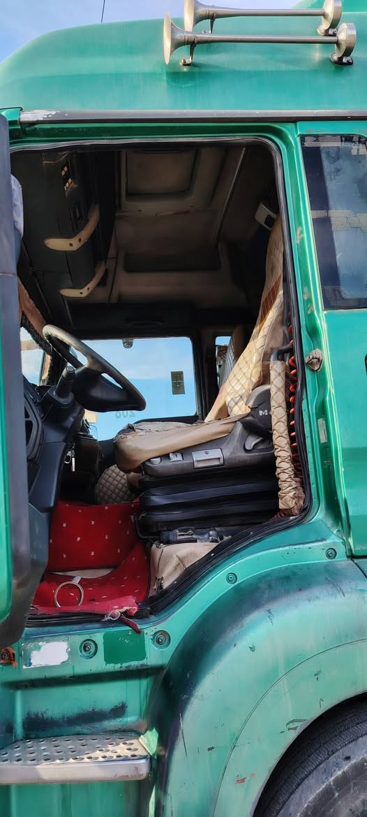 سياره مان للبيع ٢٠٠١ مكفوله مكانه ديالئ جلولاء ***********
