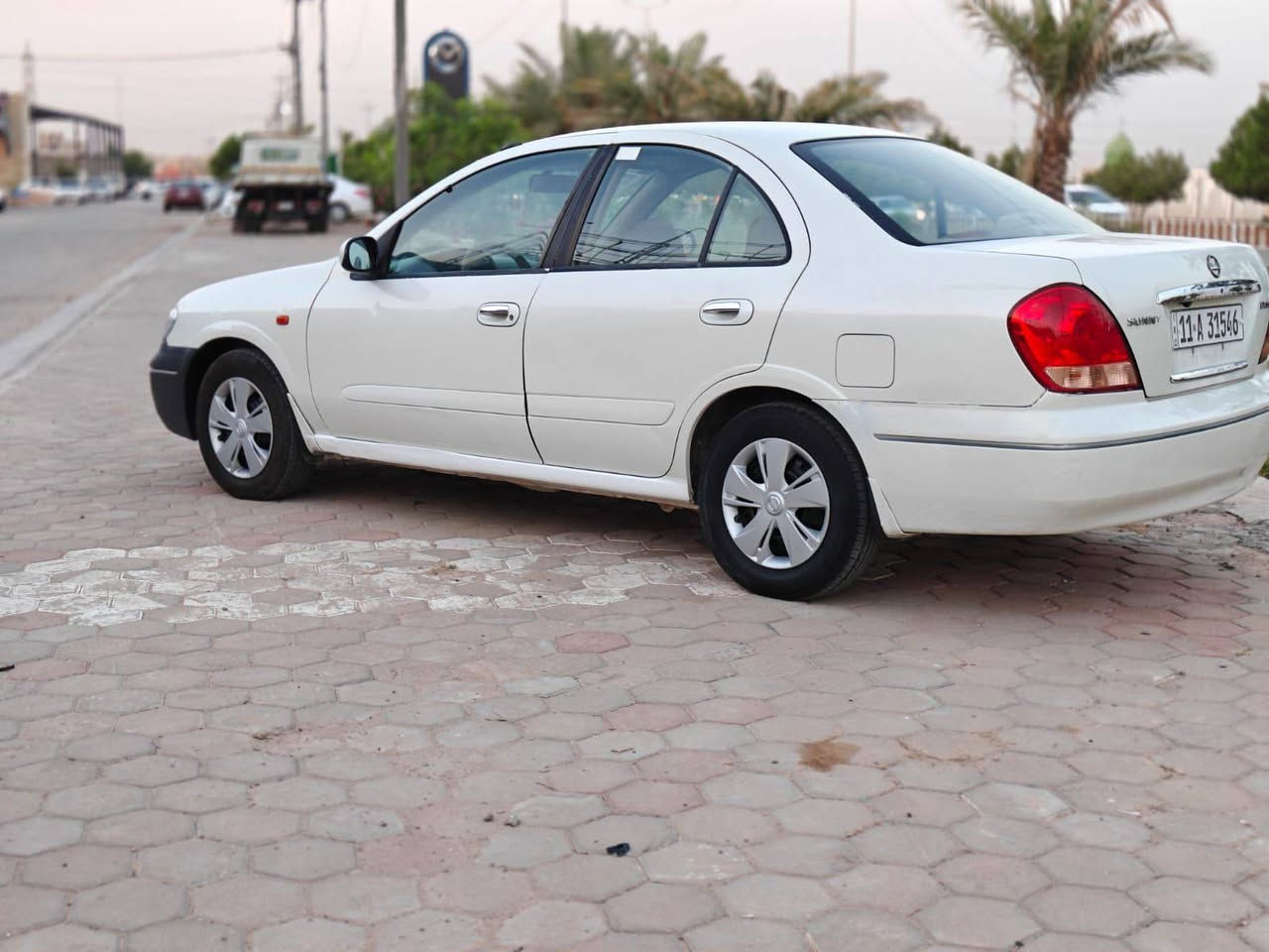 السلام عليكم 
نيسان سوبر سني خليجي 
مديل 2009 
محرك قبق اسود المرغوب 
فول اوتماتيك السياره على وضع الشركه 
كير محرك جديد تبريد ثلج ❄️ تخم تاير جديد حدادية جديده السياره بيه رشات صبغ بدون حادث تكم شواصي كفاله السعر 88 وبيه مجال قليل جداً 
مكان السياره النجف 
الاستفسار اكثر الاتصال على الرقم ***********
