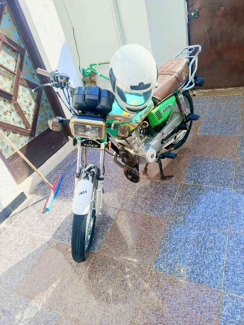 السلام عليكم من رخصه الادمن دراجة  تايكر للبيع مديل 24 دراجة كلش نضيفة وحلوة

***********
***********
