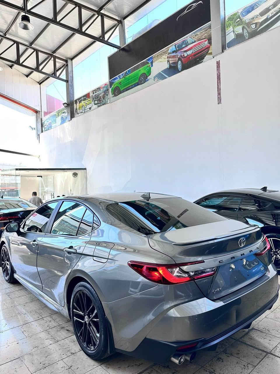 وصول الجديد كامري SE موديل 2025 هايبرد ماشيه 9 الف ميل شبر صبغ جاملغ امامي بدون قطرة دواخل بدون ايرباك  بدون رقم يترقم شمالي مكان دهوك السعر 25.800$

***********
*********** دهوك, العراق
