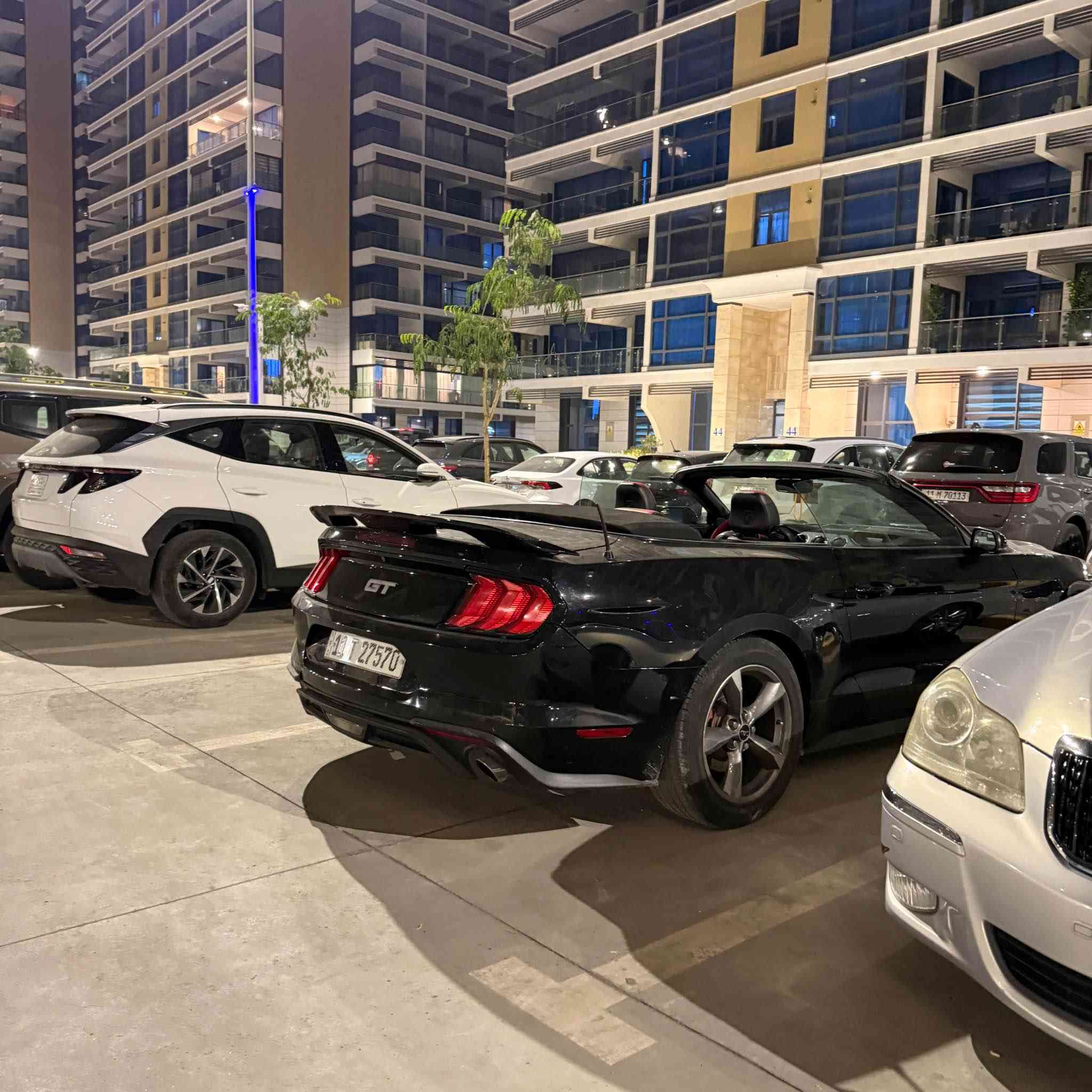 للبيع موستنك ٢٠١٨ ايكو محرك ٢٠٠٠ توربو 
سياره فول مواصفات كامله مكملة بيه ٤ قطع ابيعها حزام سياره كير محرك كفالة مابيه نقص سياره المحرك الي عليه جديد للاستفسار عل *********** 
سعر ١٣٠ وبيه مجال بسيط بغداد, العراق
