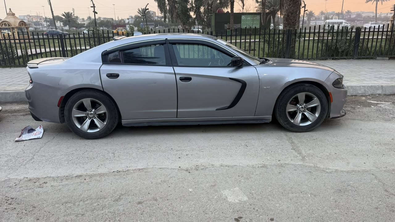 السلام عليكم
جارجر sxt محرك 3600
6 سلندر للبيع موديل 2016
سنويه مشروع وطني
حادثه باب السايق وا مبدل هوه وا الخلفي بدون صبغ وا دواخل ولاه ايرباك هذه سوناره قبل تبديل البابتين الاماميه وا الخلفيه السياره نظيفه وا صدرها جديد الامامي وا الخلفي السعر 165 وا بيه مجال
بسيط
مكان السياره كراده
الرقم ***********
