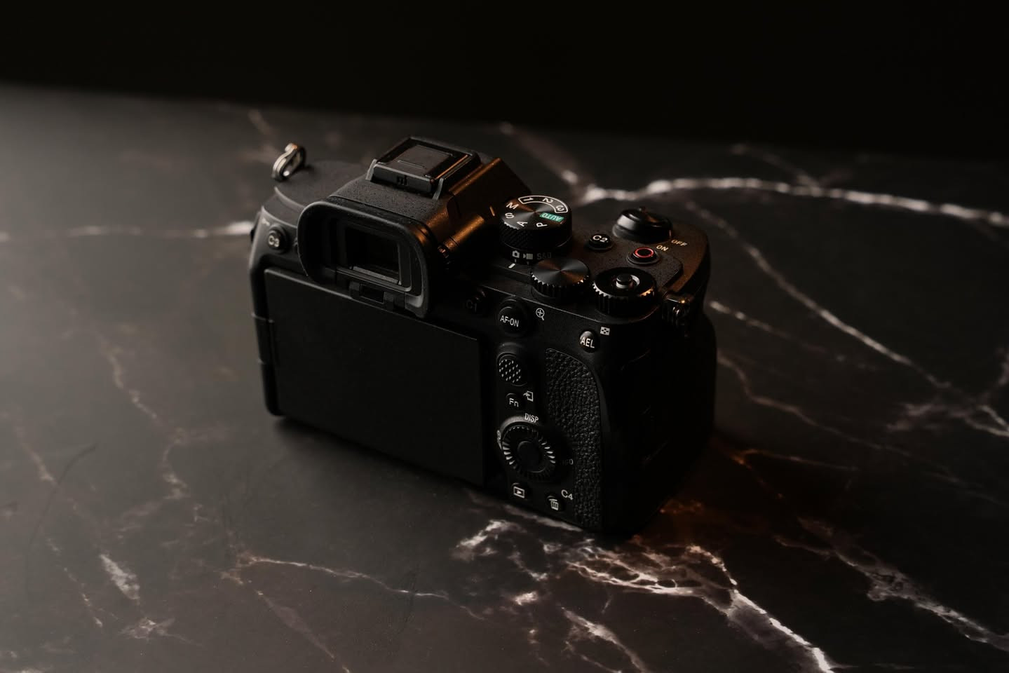 السلام عليكم
سوني a7iv للبيع 
شتر 15k نظافه 100/100 كامل ملحقاته الاصليه 
السعر مليونين و 300 الف بي مجال جدا بسيط 
مكاني الموصل توصيل موجود


**إذا كنت صاحب هذا الإعلان وتريد حذفه لأي سبب، رجاءا أرسل رسالة إلى الدعم الفني**