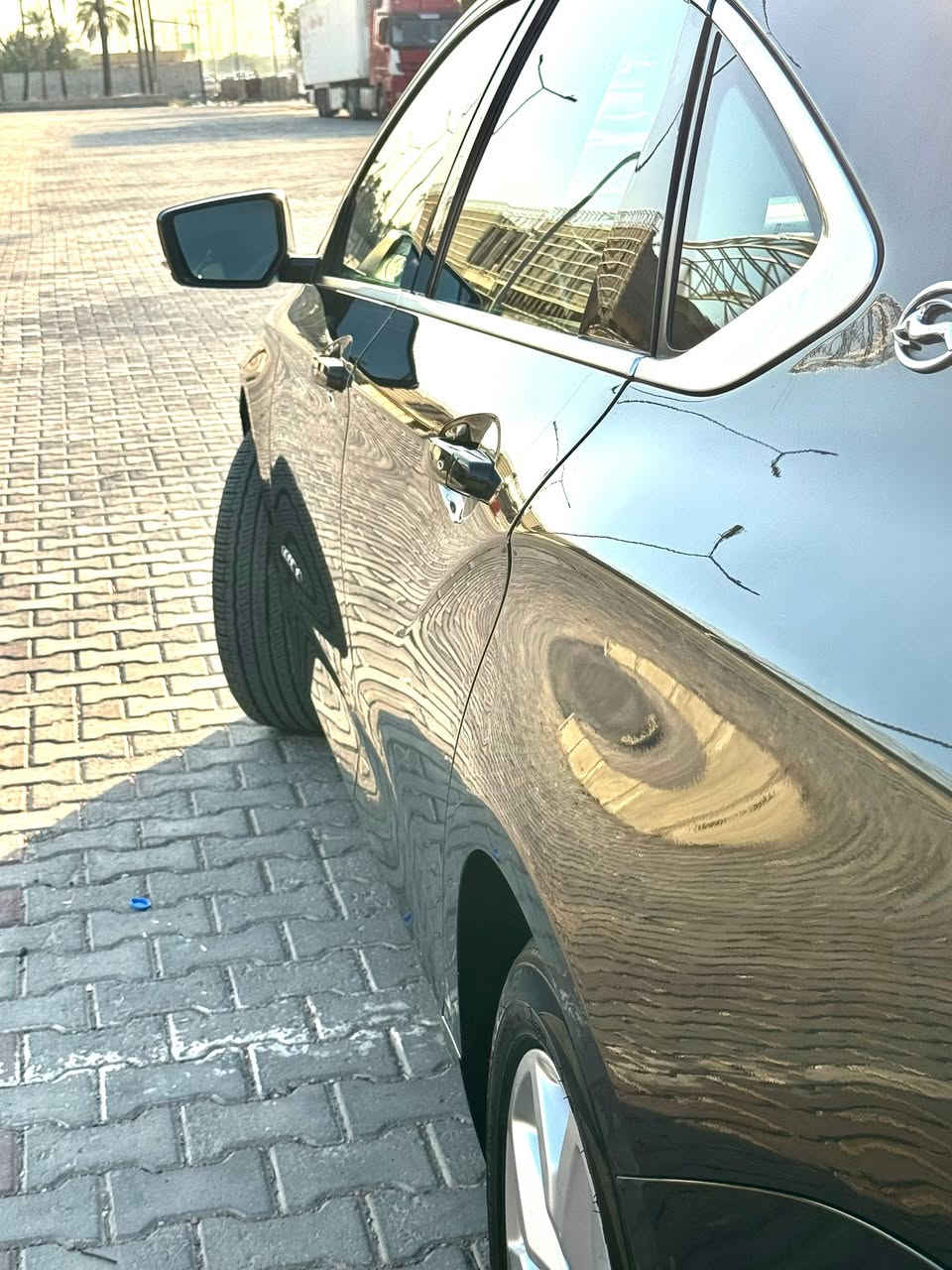 شفرولية امبالا 2018 LT 
--------------------
مواصفات السياره:-
- 5 راكب .
- محرك 6V 3600 .
- تبريد قطعتين ثلج.
كفالة عامة گير ومكينة 
- مثبت سرعه.
- شاشة جبيره.
- ماشيه 142 الف كم.
- رقم سليماني   باسمي.
- كاميرا خلفية.
- لايت زنون 
كراسي جلد 
مدخل AUX/USB.
- تخم تايرات جديد قبل شهر شديته.
رقمي ***********
- السعر 120 وبيه مجال بسيط.
عنوان ديالى خانقين
